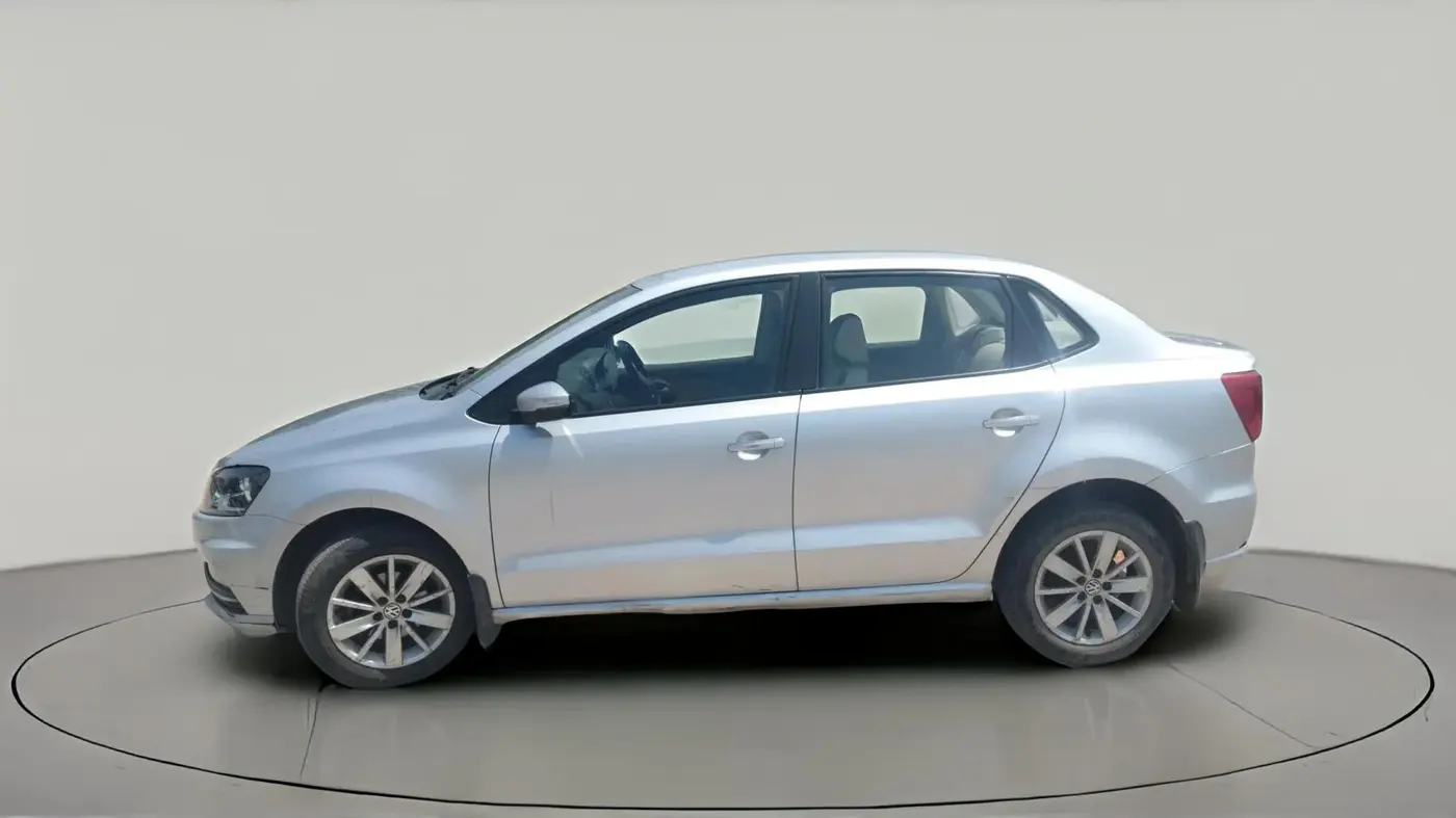 2016 Volkswagen Ameo HIGHLINE1.2L, Petrol, Manual, 1,61,828 km, exterior