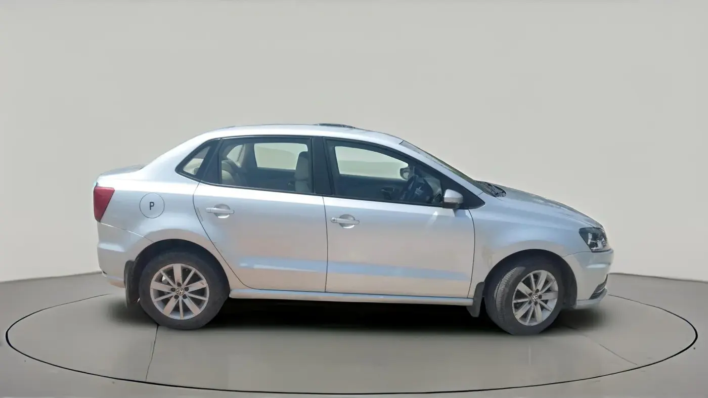 2016 Volkswagen Ameo HIGHLINE1.2L, Petrol, Manual, 1,61,828 km, exterior