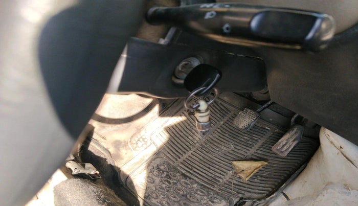 2011 Maruti Eeco 5 STR WITH A/C+HTR CNG, CNG, Manual, 1,09,403 km, interior