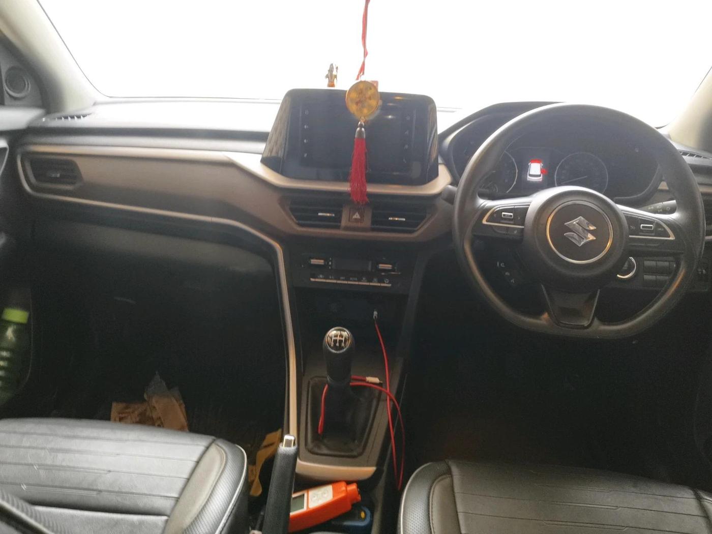 2022 Maruti BREZZA ZXI SMART HYBRID , Petrol, Manual, 9,078 km, interior