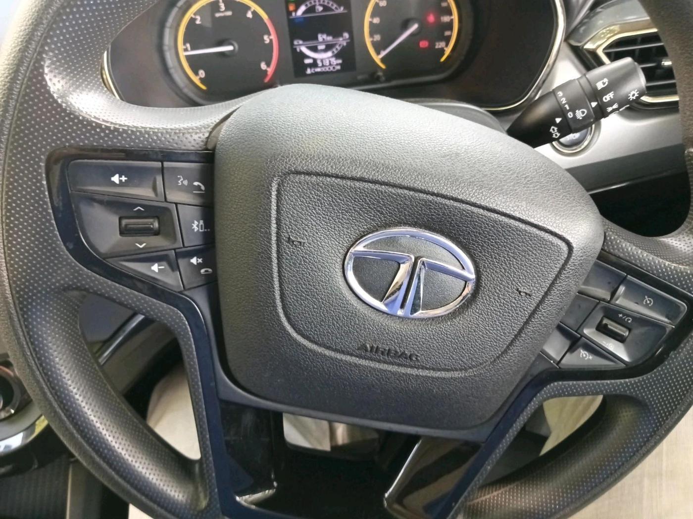 2023 Tata Harrier XT PLUS 2.0L KRYOTEC DARK EDITON, Diesel, Manual, 51,375 km, interior