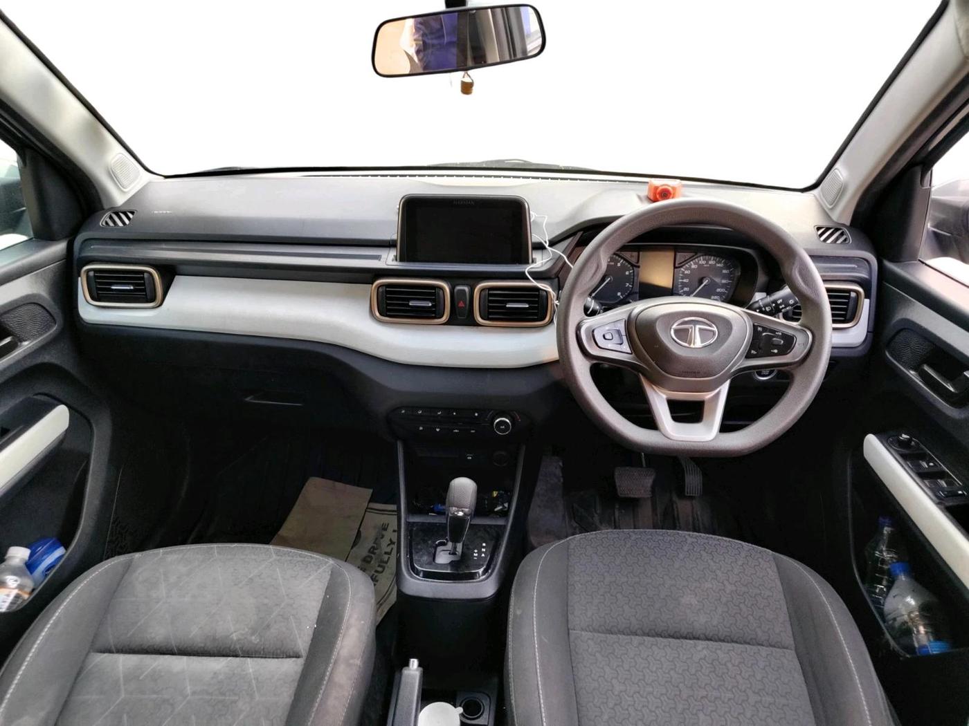 2023 Tata PUNCH ACCOMPLISHED AMT, Petrol, Automatic, 33,425 km, interior