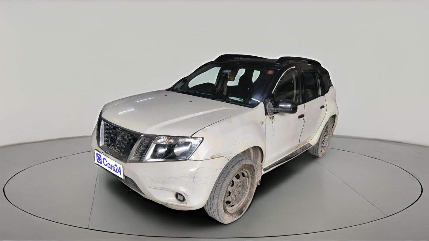 2017 Nissan Terrano XE (D), Diesel, Manual, 2,03,303 km, exterior