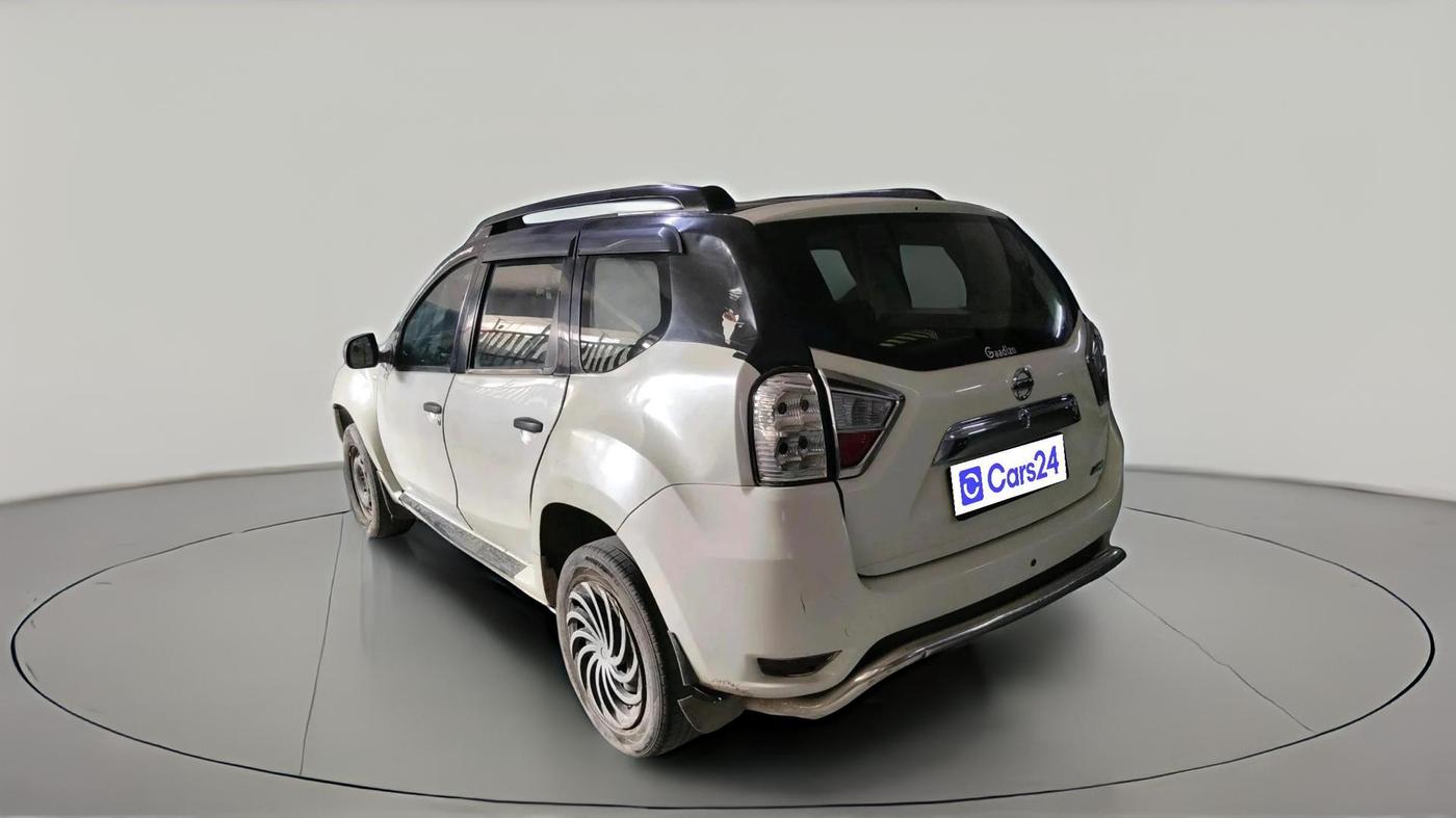 2017 Nissan Terrano XE (D), Diesel, Manual, 2,03,303 km, exterior