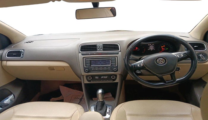 2015 Volkswagen Vento HIGHLINE PETROL AT, Petrol, Automatic, 97,607 km, interior