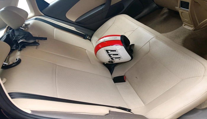 2015 Volkswagen Vento HIGHLINE PETROL AT, Petrol, Automatic, 97,607 km, interior