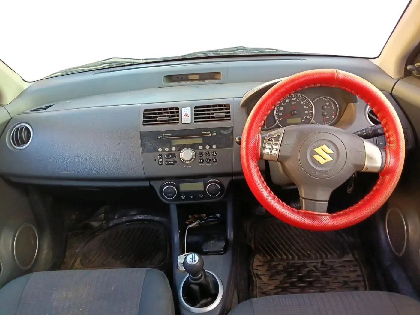 2010 Maruti Swift ZXI, Petrol, Manual, 90,684 km, interior