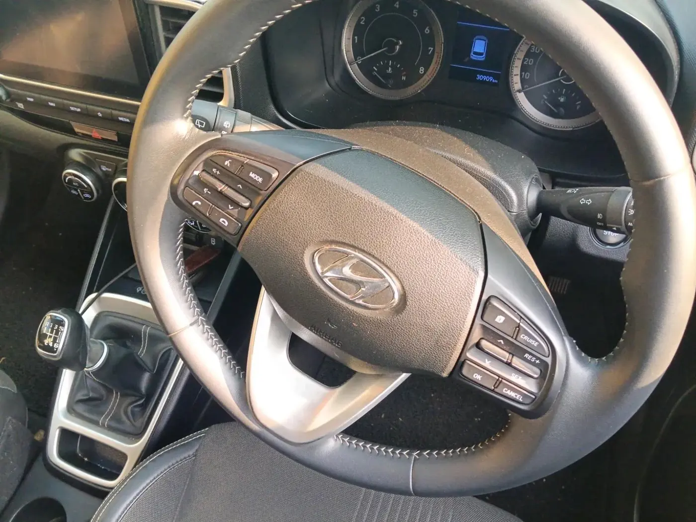 2019 Hyundai VENUE SX 1.0 (O) TURBO IMT, Petrol, Manual, 30,909 km, interior