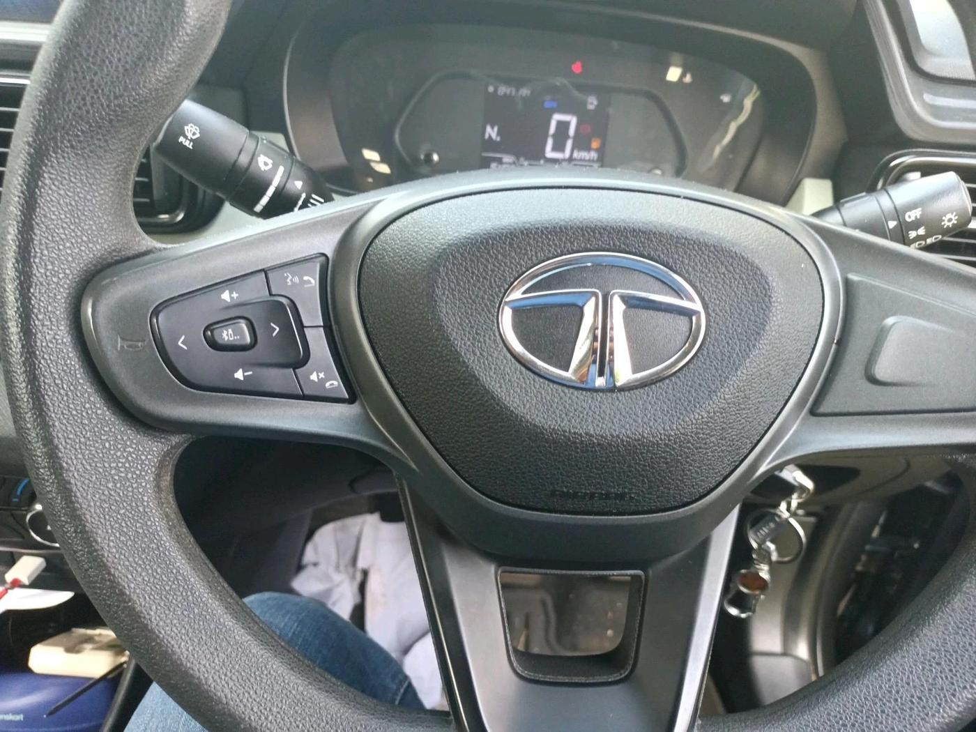 2023 Tata PUNCH ADVENTURE RHYTHM PACK AMT, Petrol, Automatic, 15,488 km, interior
