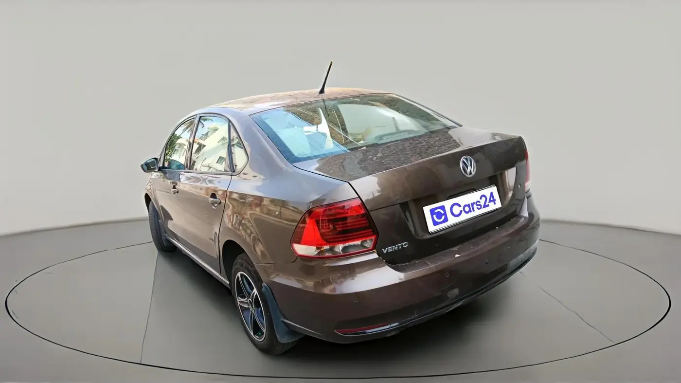 2016 Volkswagen Vento COMFORTLINE 1.5 AT, Diesel, Automatic, 1,63,954 km, exterior