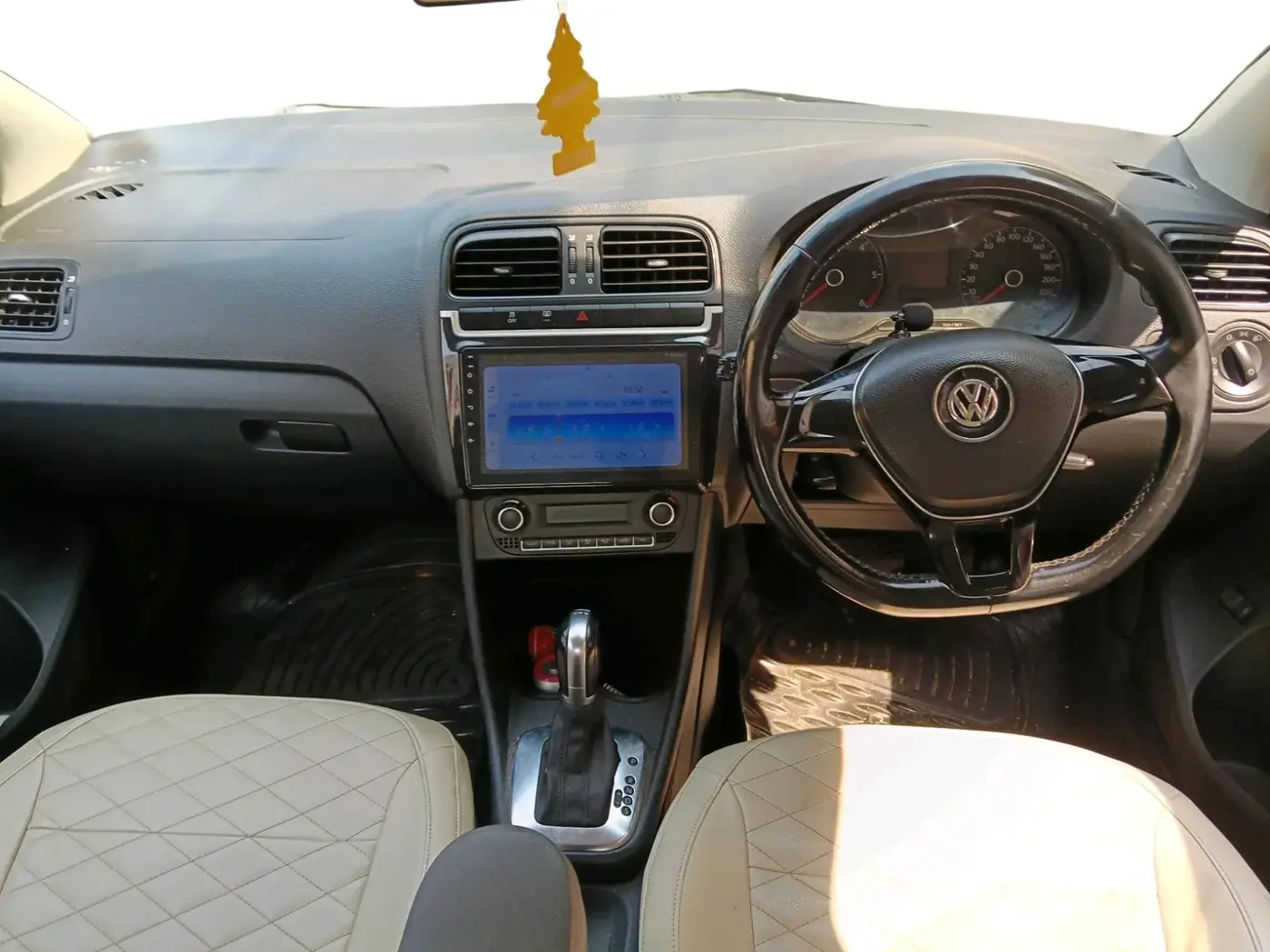 2016 Volkswagen Vento COMFORTLINE 1.5 AT, Diesel, Automatic, 1,63,954 km, interior