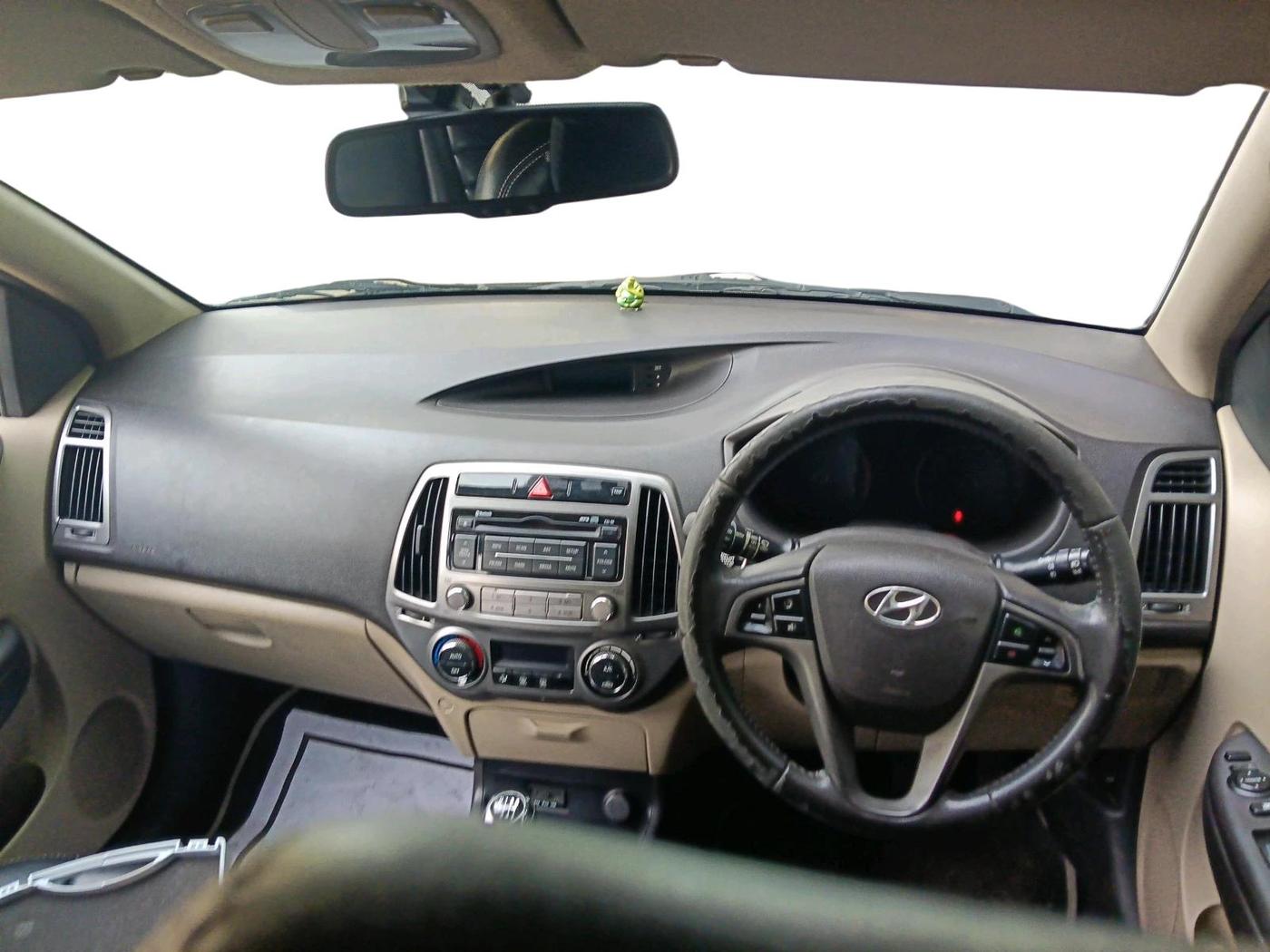 2013 Hyundai i20 ASTA 1.4 CRDI, Diesel, Manual, 1,35,534 km, interior