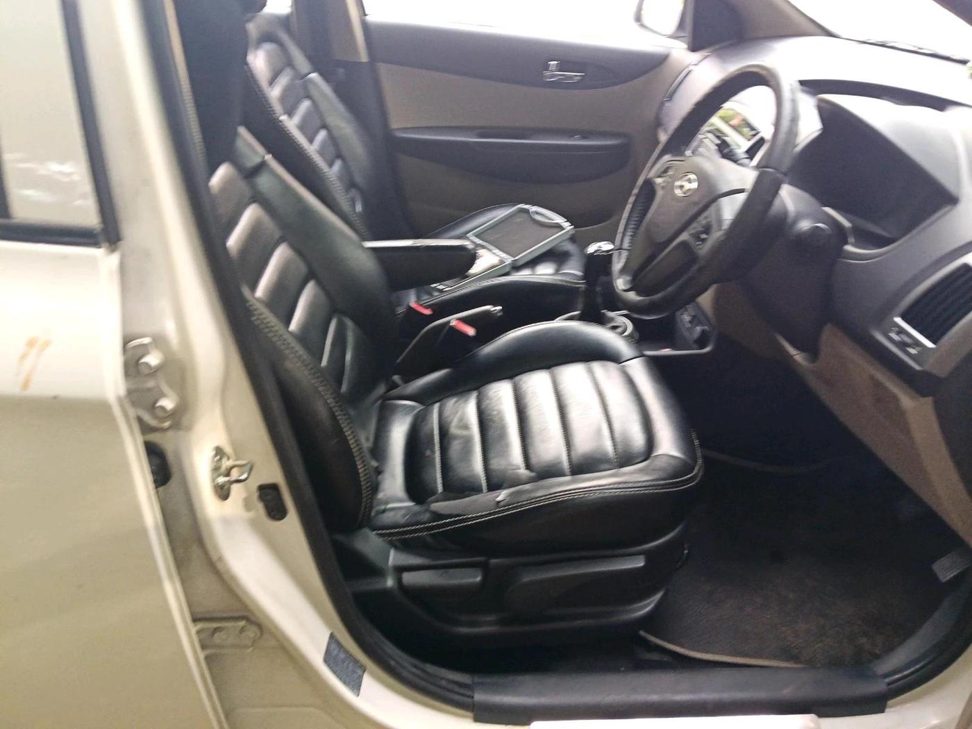 2013 Hyundai i20 ASTA 1.4 CRDI, Diesel, Manual, 1,35,534 km, interior