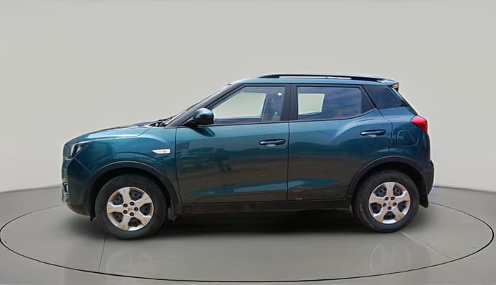 2023 Mahindra XUV300 W6 1.5 Diesel, Diesel, Manual, 40,965 km, exterior