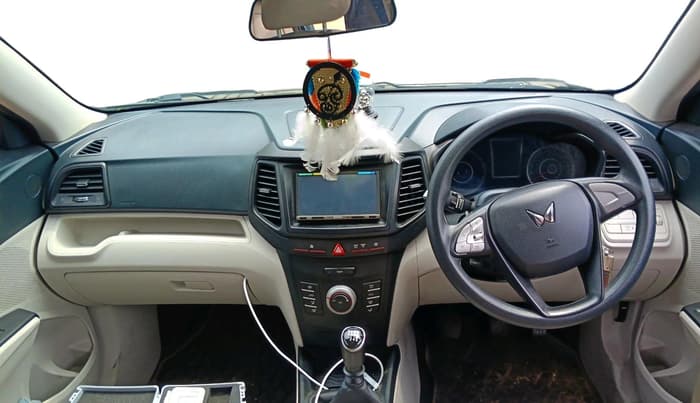 2023 Mahindra XUV300 W6 1.5 Diesel, Diesel, Manual, 40,965 km, interior