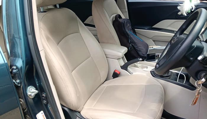 2023 Mahindra XUV300 W6 1.5 Diesel, Diesel, Manual, 40,965 km, interior