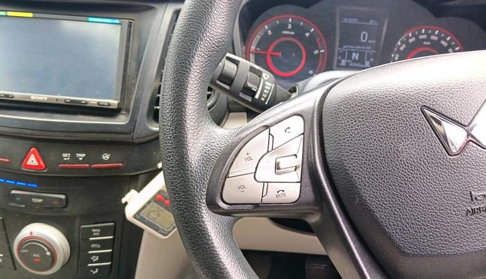 2023 Mahindra XUV300 W6 1.5 Diesel, Diesel, Manual, 40,965 km, interior
