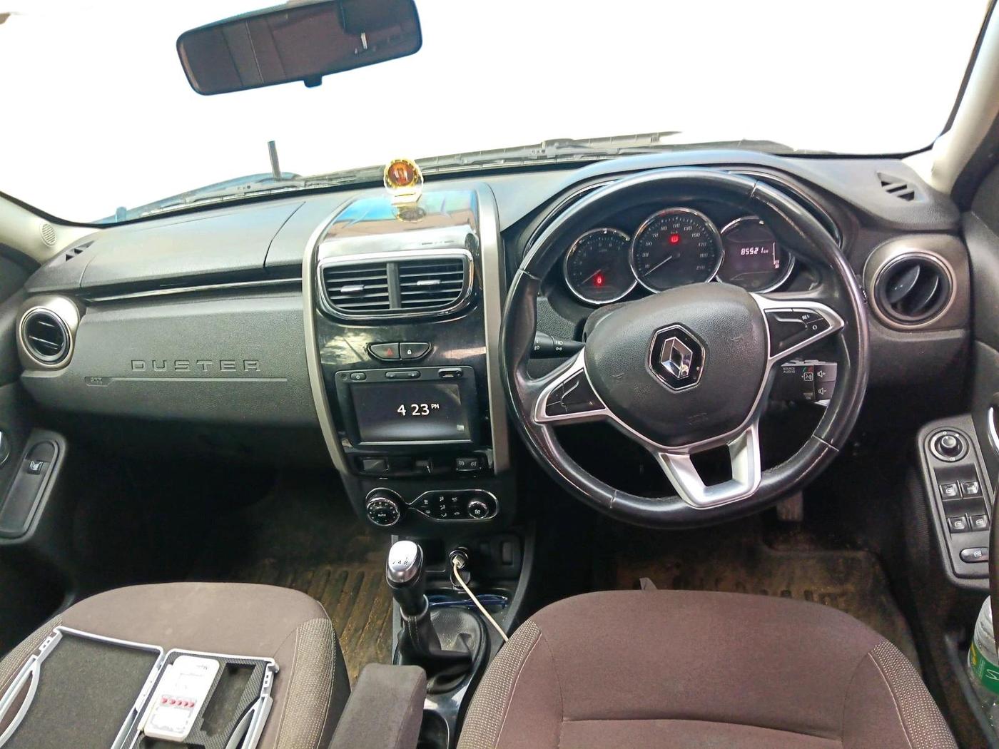 2021 Renault Duster RXZ 1.5 PETROL MT, Petrol, Manual, 85,521 km, interior
