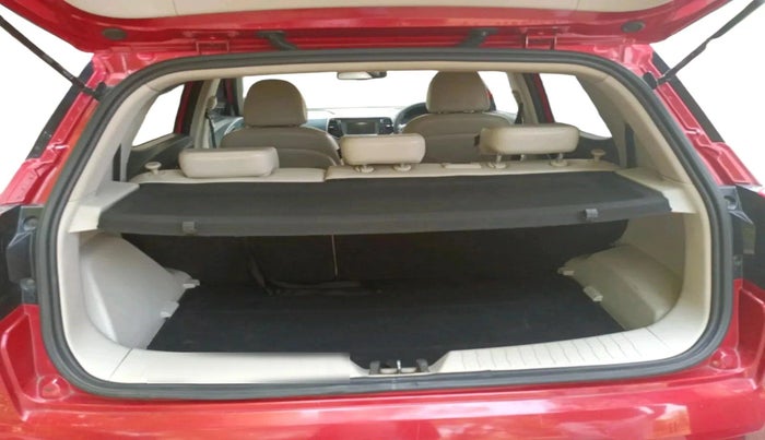 2019 Mahindra XUV300 W8 (O) 1.5 DIESEL, Diesel, Manual, 93,667 km, exterior