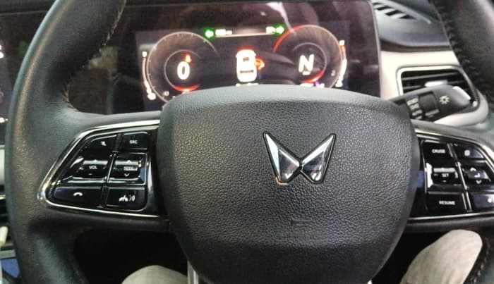 2024 Mahindra XUV700 AX7 Petrol MT 7 STR, Petrol, Manual, 15,490 km, interior