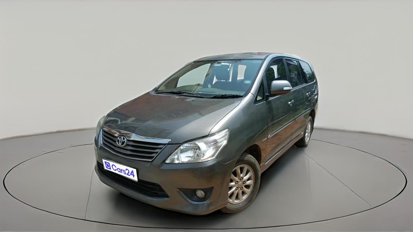 2013 Toyota Innova 2.5 VX 7 STR, Diesel, Manual, 2,15,000 km, exterior