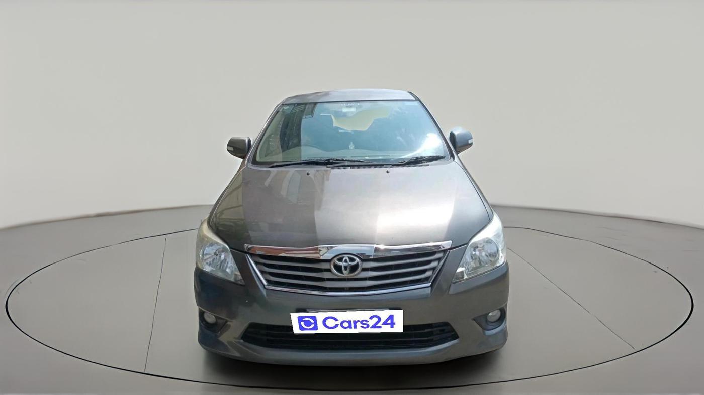 2013 Toyota Innova 2.5 VX 7 STR, Diesel, Manual, 2,15,000 km, exterior