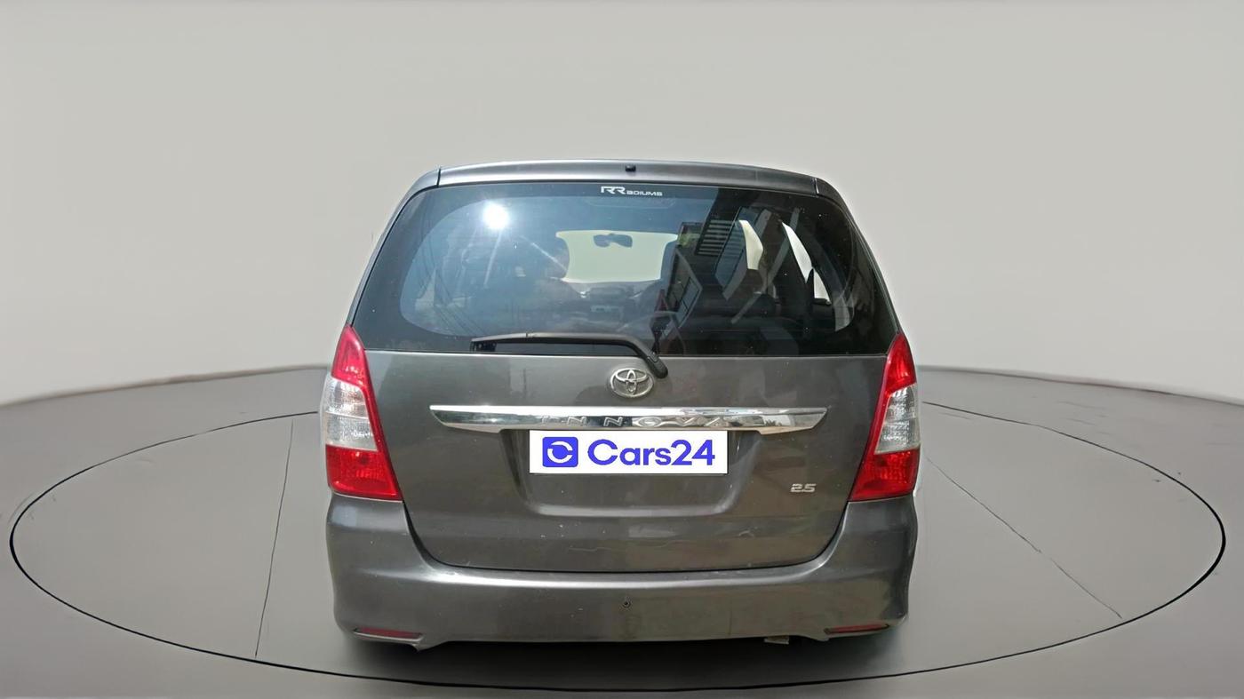 2013 Toyota Innova 2.5 VX 7 STR, Diesel, Manual, 2,15,000 km, exterior