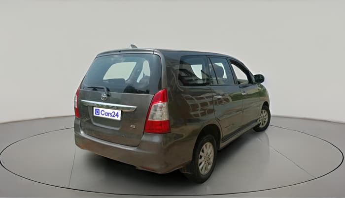 2013 Toyota Innova 2.5 VX 7 STR, Diesel, Manual, 2,10,539 km, exterior