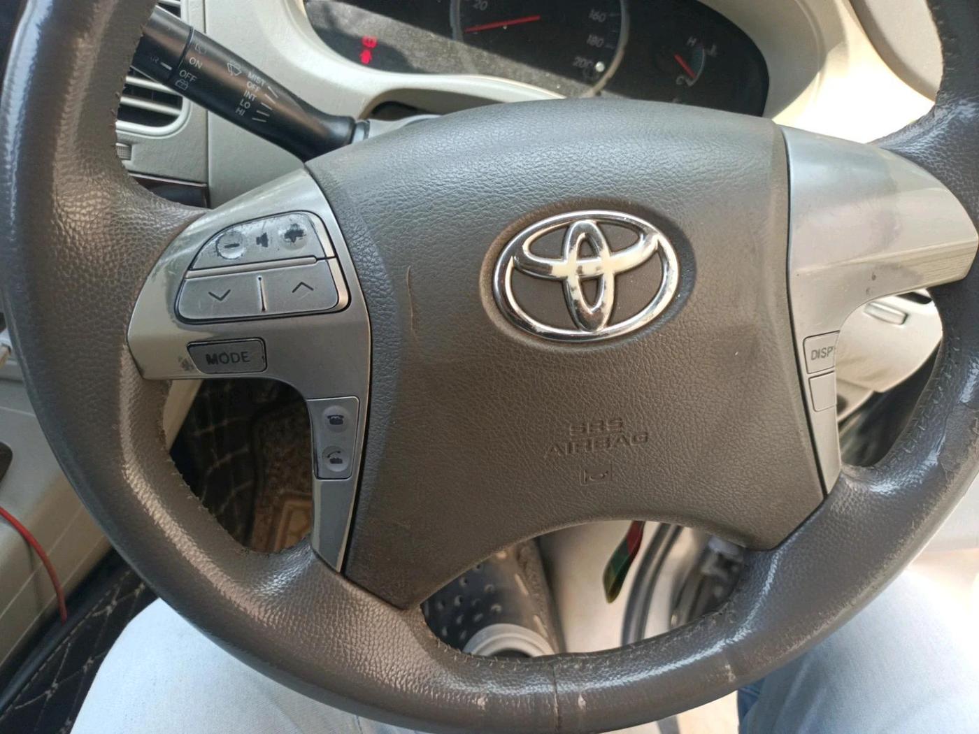 2013 Toyota Innova 2.5 VX 7 STR, Diesel, Manual, 2,15,000 km, interior