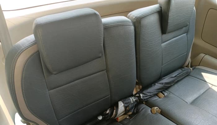 2013 Toyota Innova 2.5 VX 7 STR, Diesel, Manual, 2,10,539 km, interior