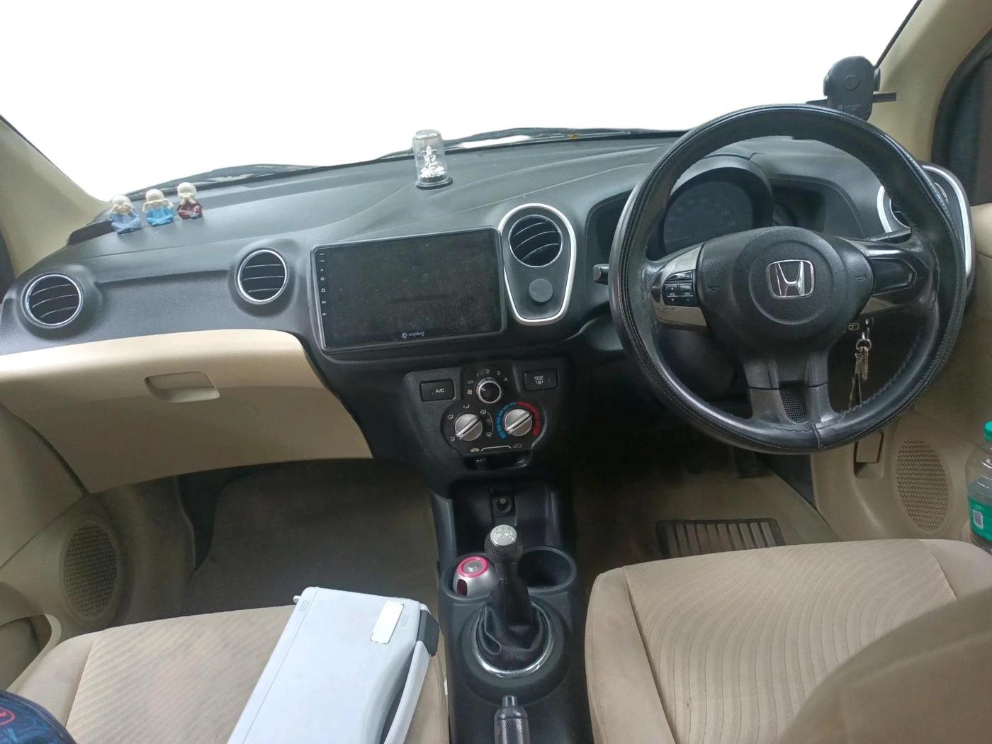 2015 Honda Mobilio 1.5L I-DTEC S, Diesel, Manual, 1,78,123 km, interior