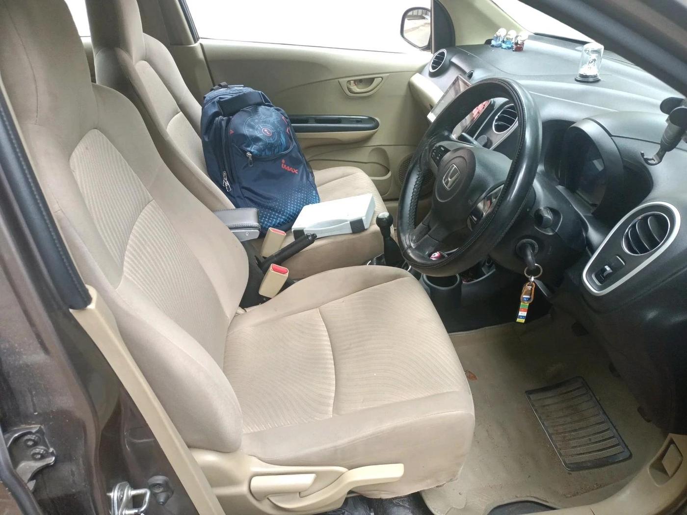 2015 Honda Mobilio 1.5L I-DTEC S, Diesel, Manual, 1,78,123 km, interior