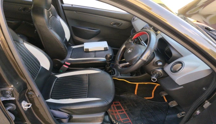 2018 Renault Kwid RXT 1.0, Petrol, Manual, 1,49,669 km, interior