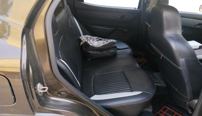 2018 Renault Kwid RXT 1.0, Petrol, Manual, 1,49,669 km, interior