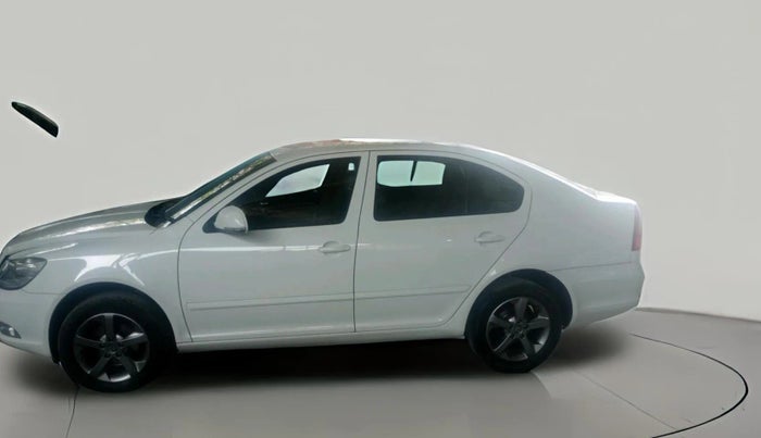 2010 Skoda Laura ELEGANCE 2.0 TDI CR MT, Diesel, Manual, 96,070 km, exterior