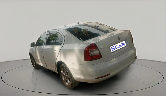 2010 Skoda Laura ELEGANCE 2.0 TDI CR MT, Diesel, Manual, 96,070 km, exterior