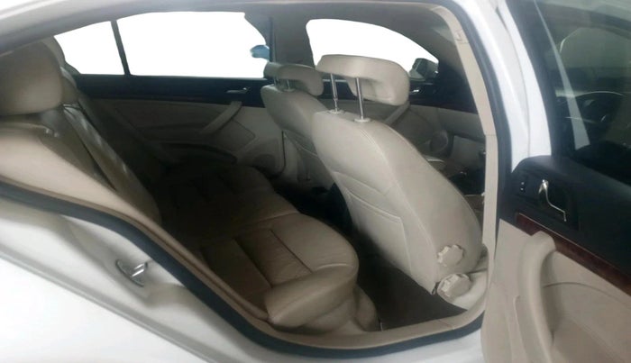 2010 Skoda Laura ELEGANCE 2.0 TDI CR MT, Diesel, Manual, 96,070 km, interior