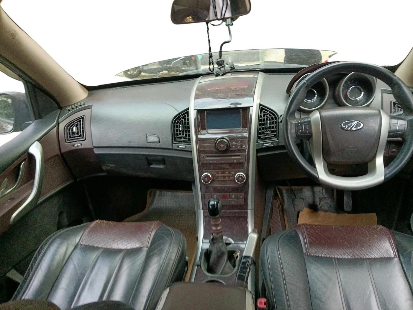 2011 Mahindra XUV500 W8, Diesel, Manual, 1,45,576 km, interior