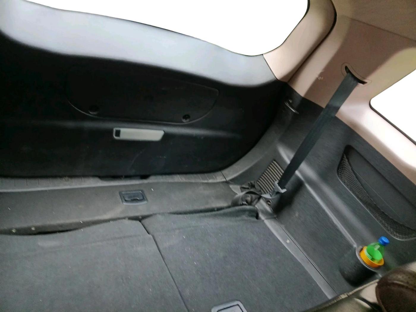 2011 Mahindra XUV500 W8, Diesel, Manual, 1,45,576 km, interior