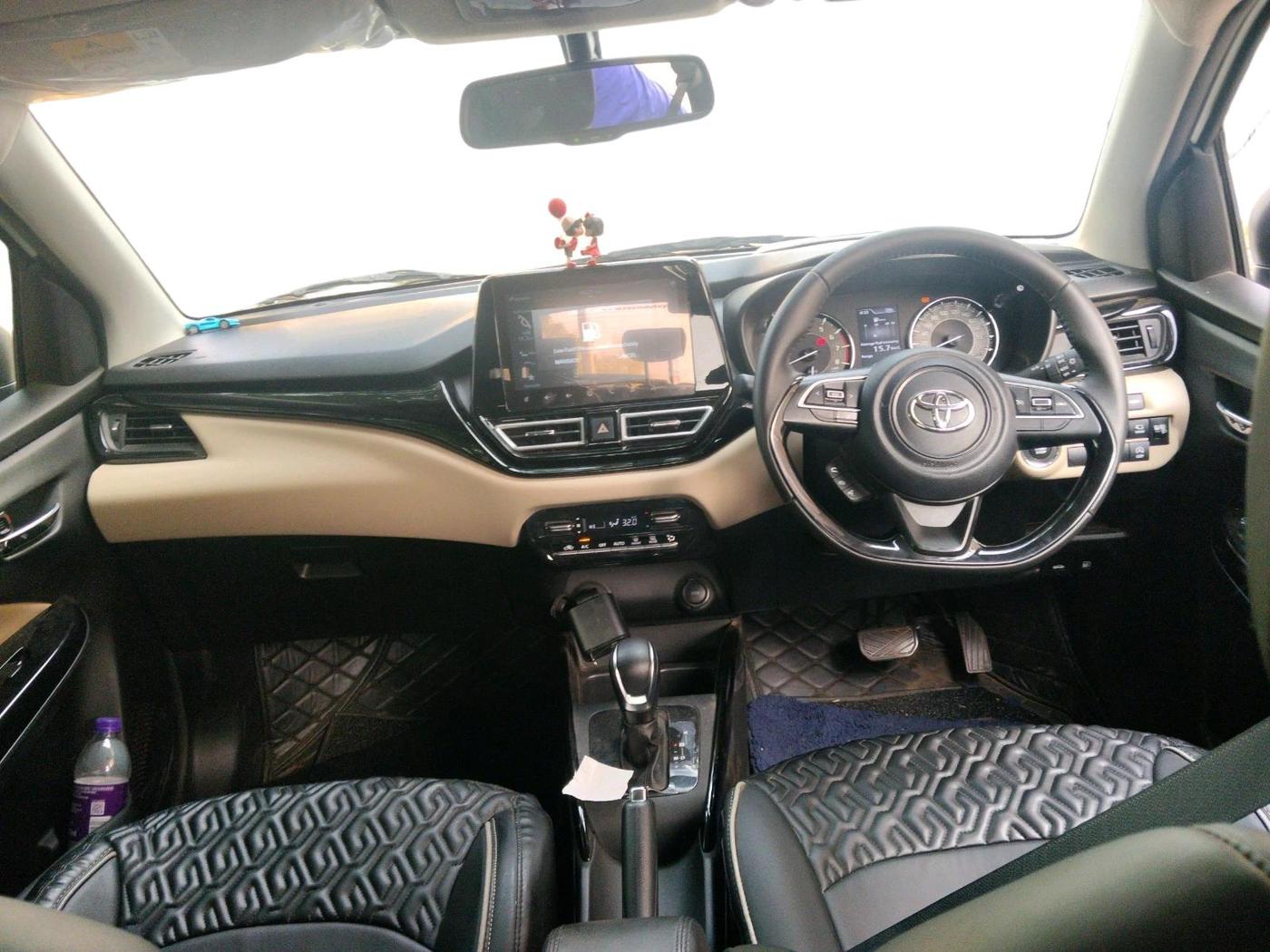 2025 Toyota Glanza V AMT, Petrol, Automatic, 9,026 km, interior