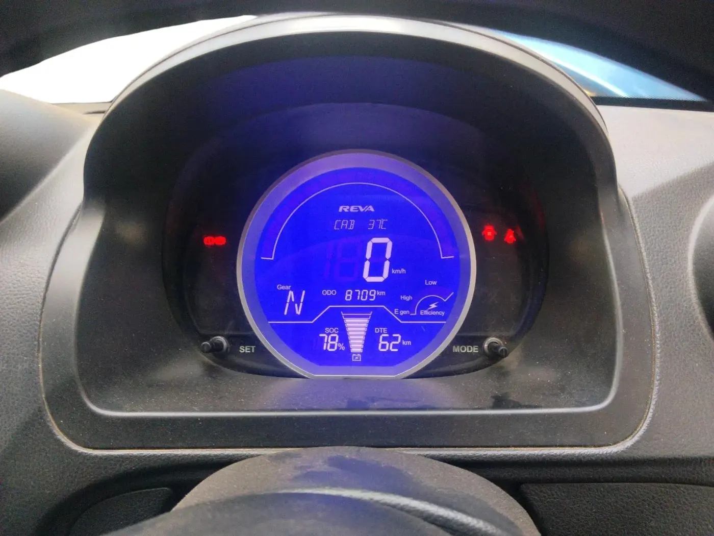 2015 Mahindra E2O T2, Electric, Automatic, 44,400 km, interior