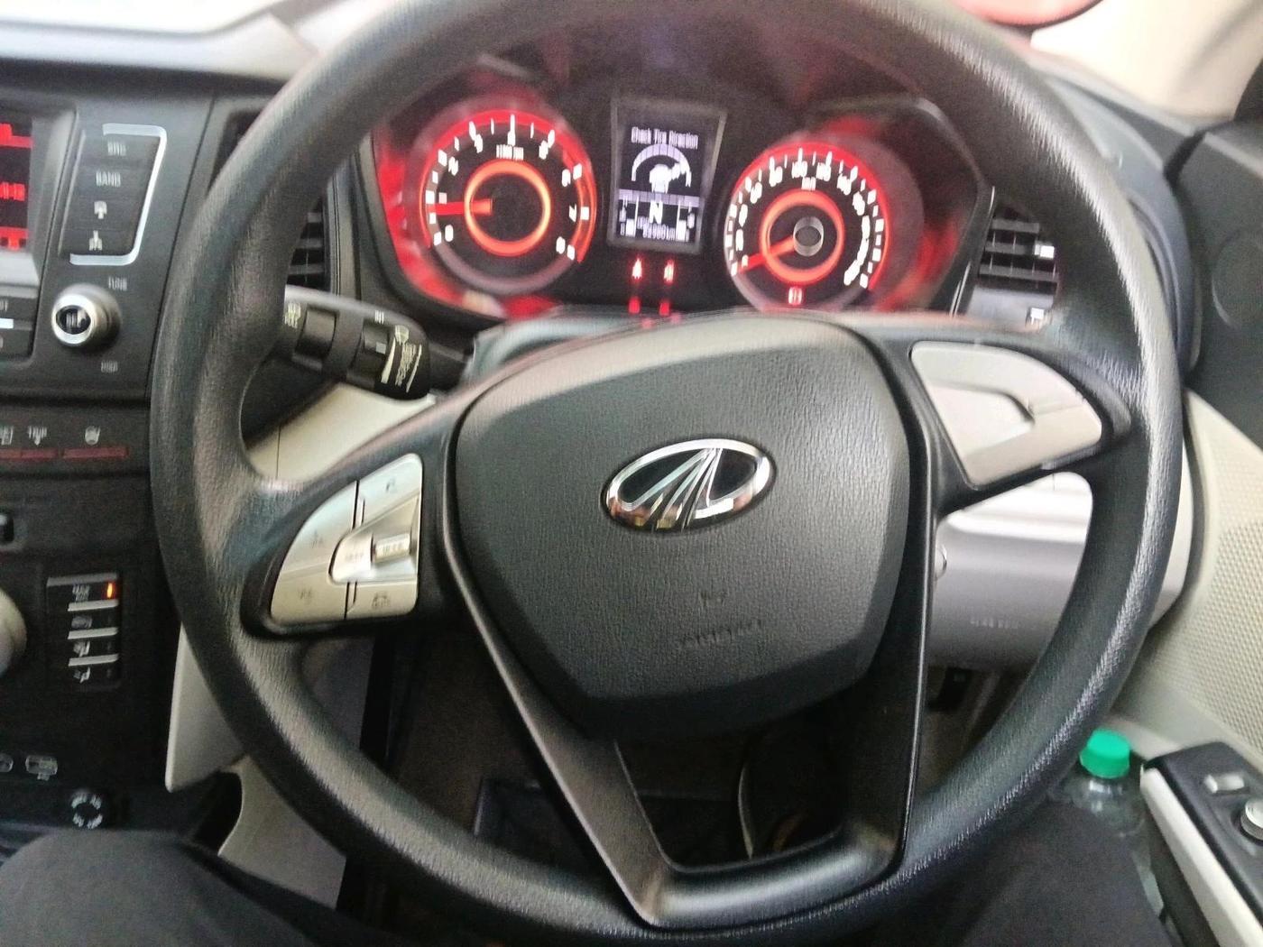 2022 Mahindra XUV300 W6 1.2 PETROL AMT, Petrol, Automatic, 62,980 km, interior