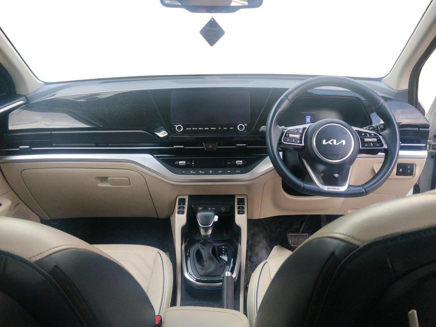 2022 KIA CARENS LUXURY PLUS 1.5 DIESEL AT 7 STR, Diesel, Automatic, 56,199 km, interior
