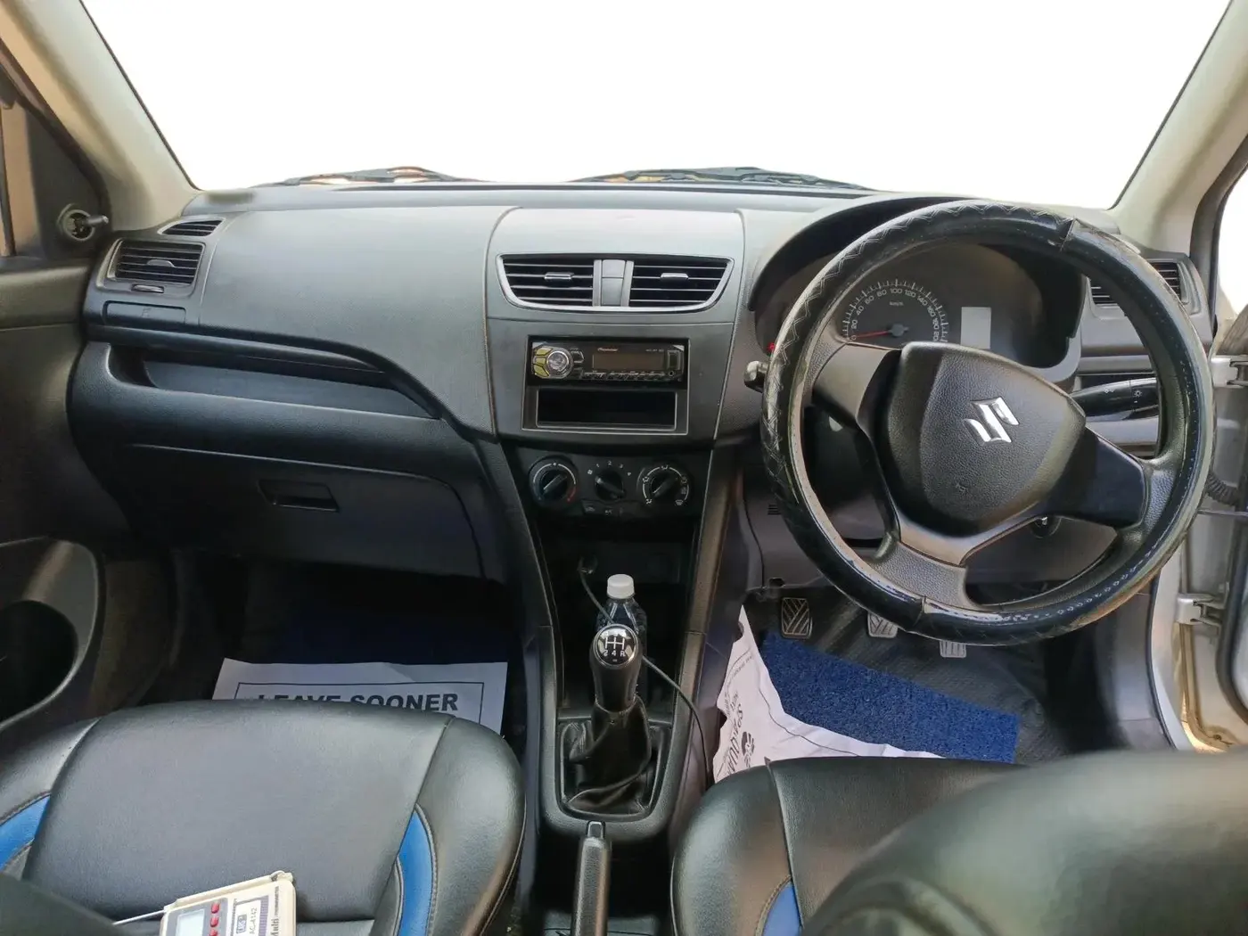 2011 Maruti Swift LXI, Petrol, Manual, 1,39,839 km, interior
