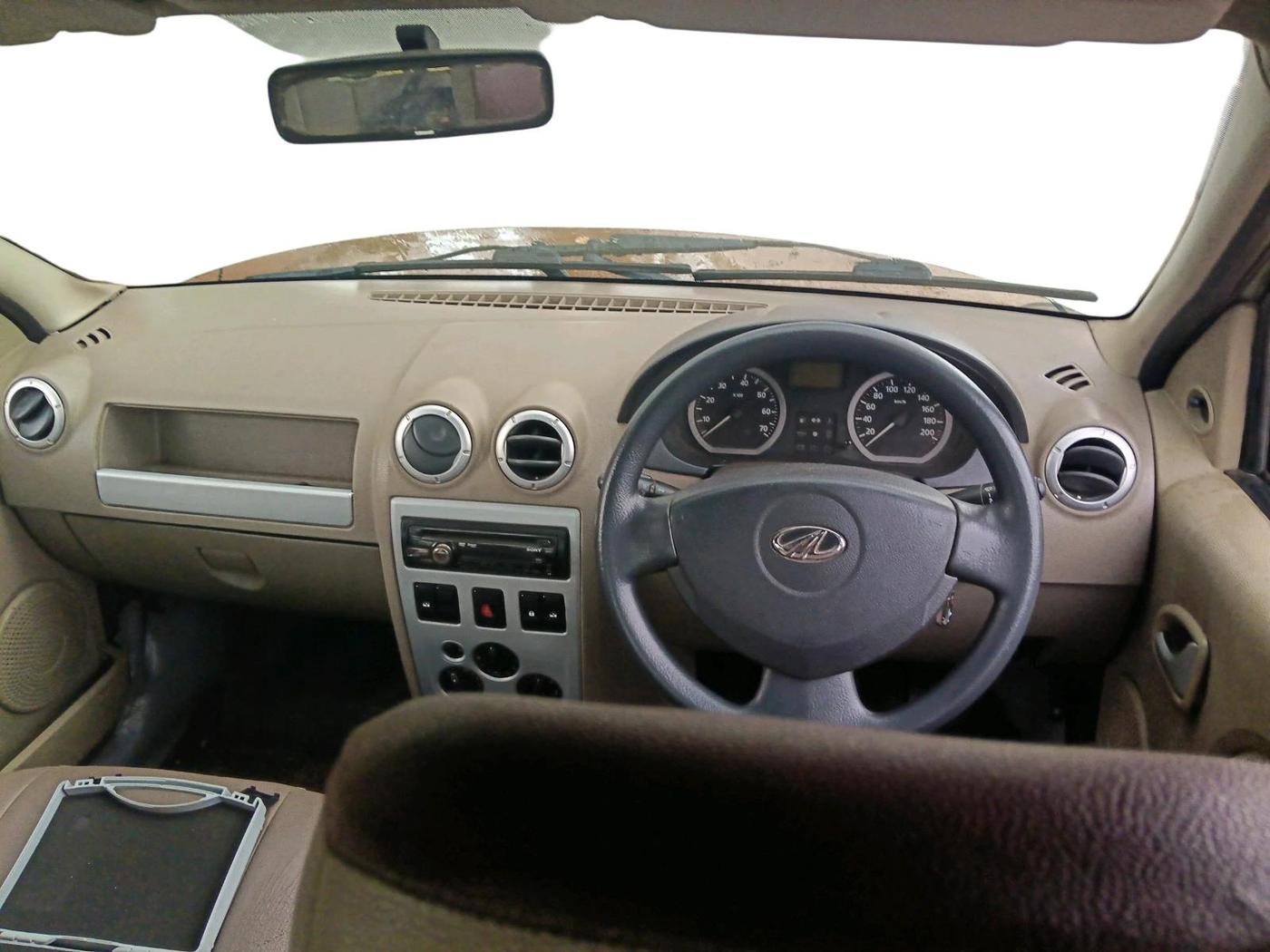 2012 Mahindra Verito 1.5 D4 BS III, Diesel, Manual, 2,15,497 km, interior