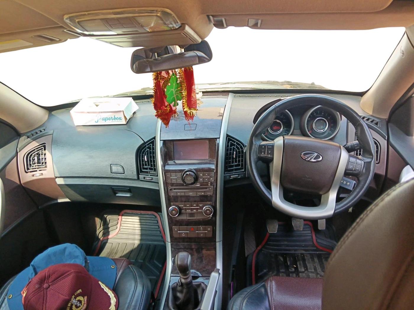 2014 Mahindra XUV500 W8, Diesel, Manual, 90,558 km, interior