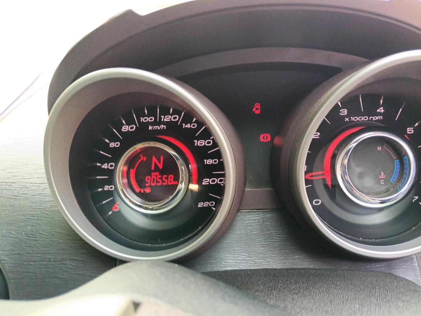 2014 Mahindra XUV500 W8, Diesel, Manual, 90,558 km, interior