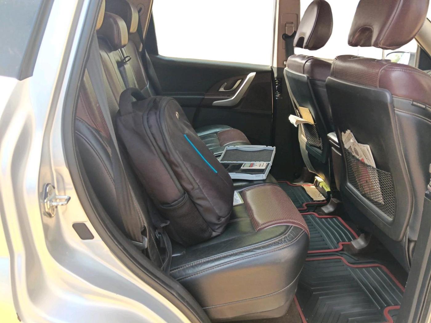 2014 Mahindra XUV500 W8, Diesel, Manual, 90,558 km, interior