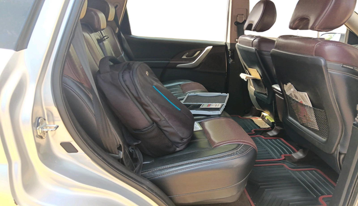 2014 Mahindra XUV500 W8, Diesel, Manual, 90,558 km, interior