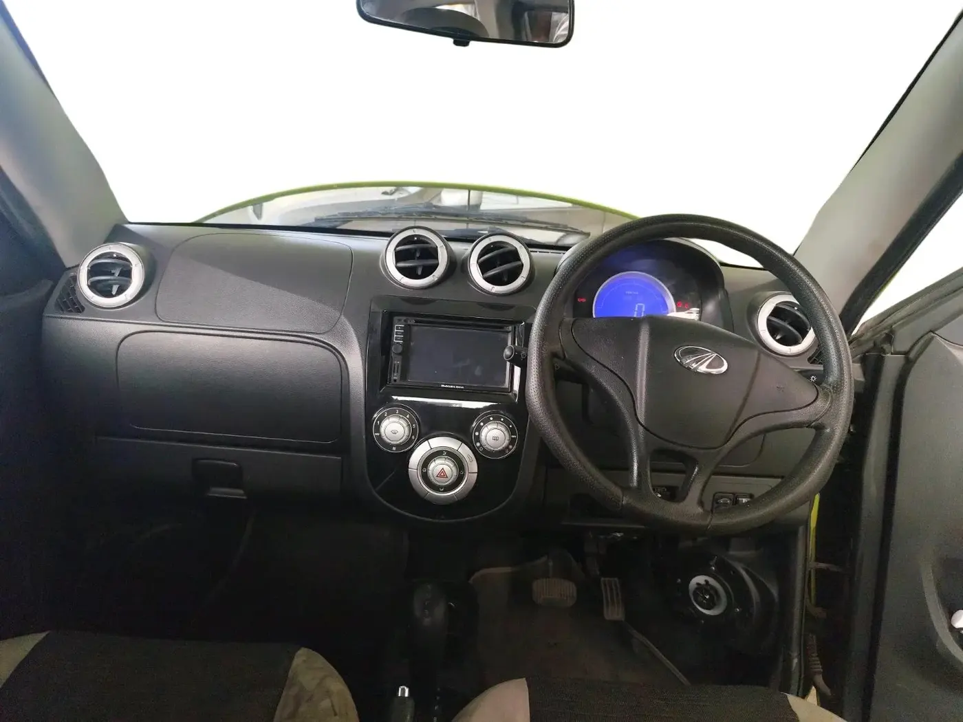 2015 Mahindra E2O T2, Electric, Automatic, 38,169 km, interior